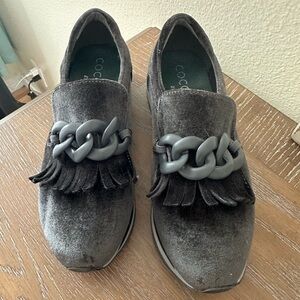 Gray Slip-On Loafers with Chain Detail and Plush Fabric